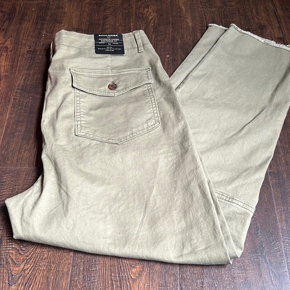 Banana Republic AUTHENTIC GIRLFRIEND CHINO - Picture 2 of 8